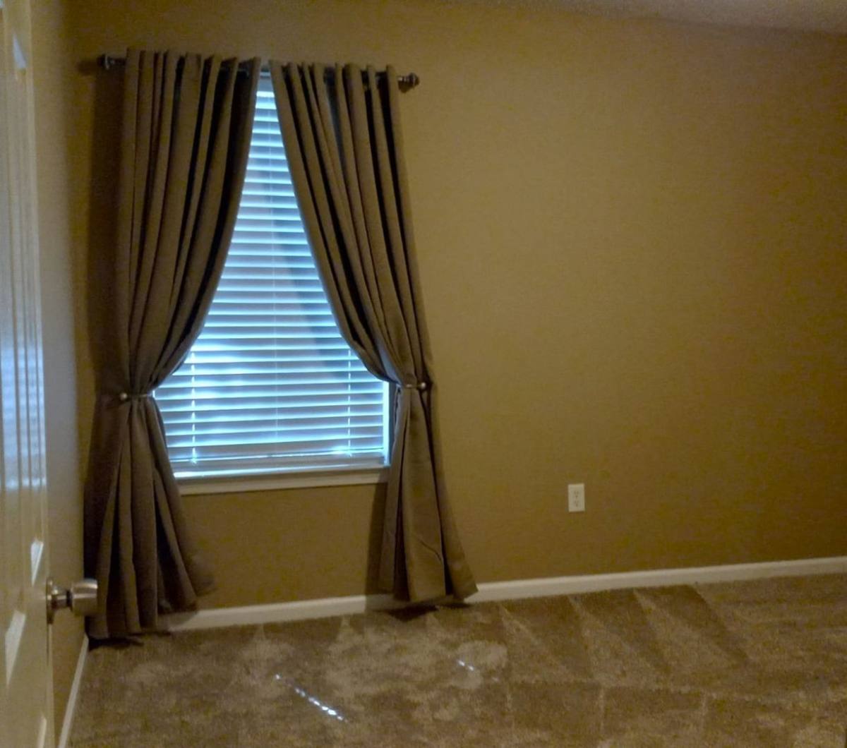 House for rent at 2225 Redwood Dr, Benton, AR 72015
