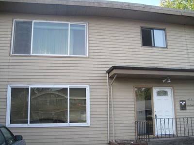 Townhouse for rent at 420 E 18th Ave, Eugene, OR 97401