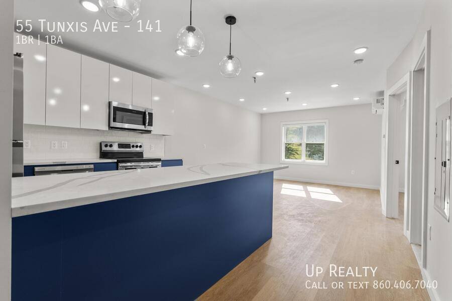 Apartment for rent at 55 Tunxis Ave, Bloomfield, CT 06002