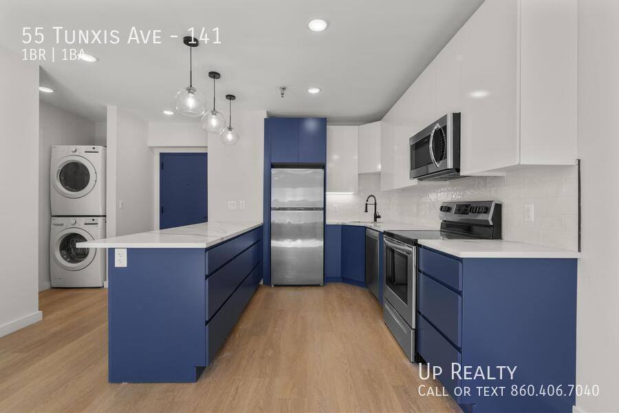 Apartment for rent at 55 Tunxis Ave, Bloomfield, CT 06002