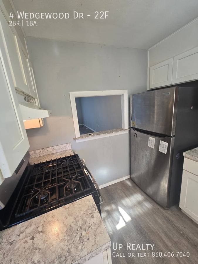 Apartment for rent at 4 Wedgewood Dr, Bloomfield, CT 06002