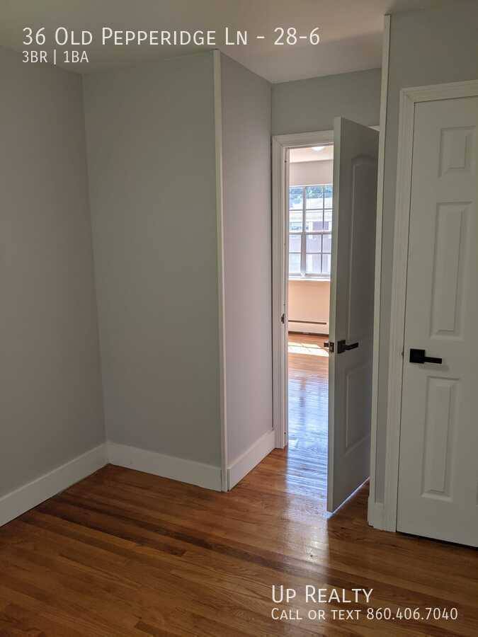 Apartment for rent at 36 Old Pepperidge Lane, Wethersfield, CT 06109