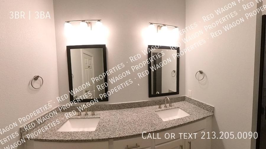 Apartment for rent at 330 E Carson St, San Antonio, TX 78208