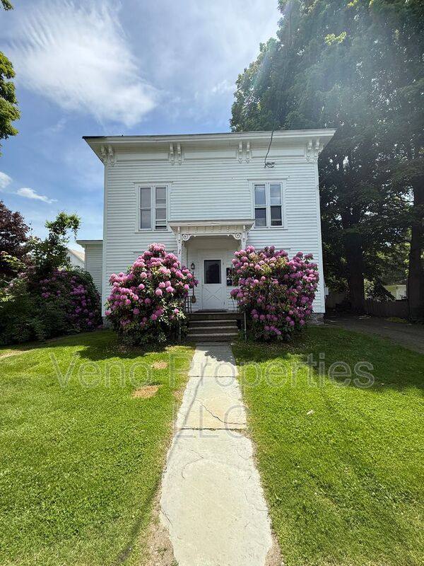 Apartment for rent at 1 Pleasant St #2E, Cambridge, NY 12816