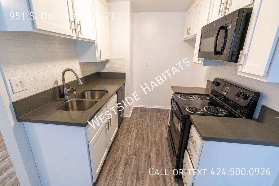 Apartment for rent at 951 S Oxford Ave, Los Angeles, CA 90006