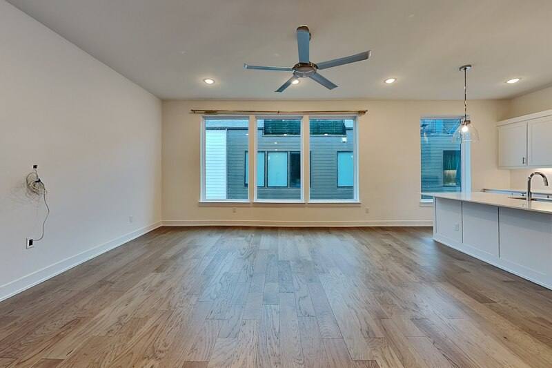Apartment for rent at 112 E Oscar Dr, Dallas, TX 75203