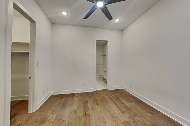 Apartment for rent at 112 E Oscar Dr, Dallas, TX 75203