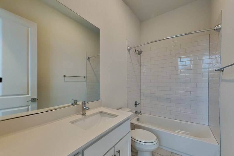 Apartment for rent at 112 E Oscar Dr, Dallas, TX 75203