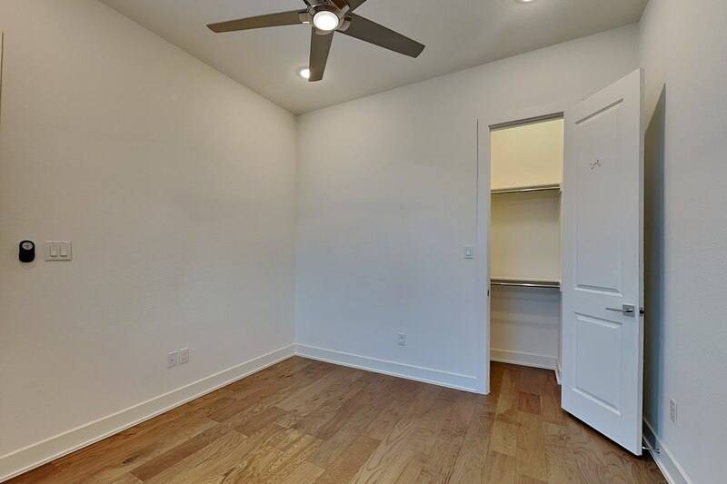 Apartment for rent at 112 E Oscar Dr, Dallas, TX 75203
