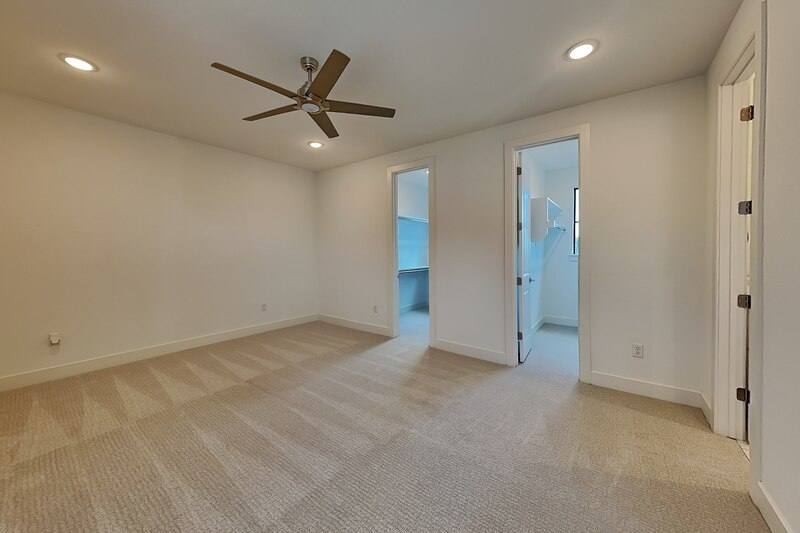 Apartment for rent at 112 E Oscar Dr, Dallas, TX 75203