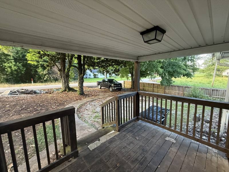 House for rent at 211 W Rasch Rd, Florence, AL 35633
