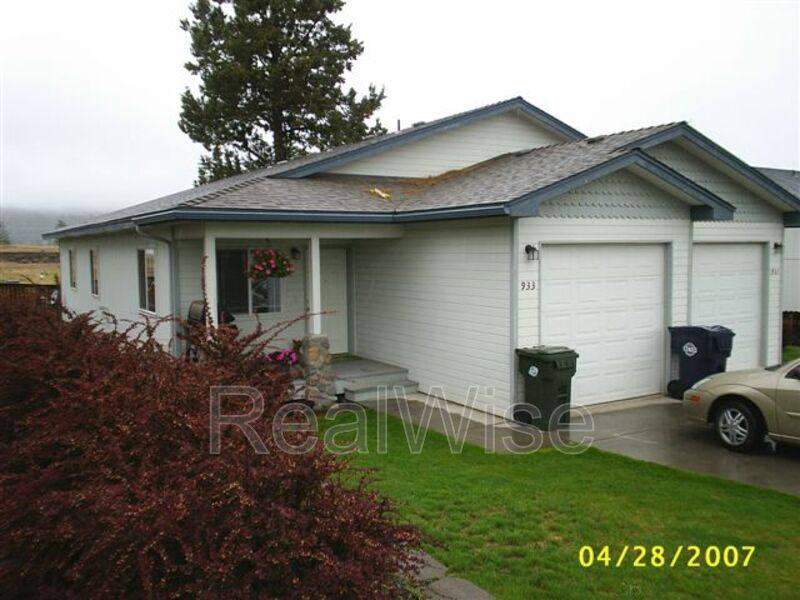 House for rent at 933 NE Hidden Valley Dr, Bend, OR 97701