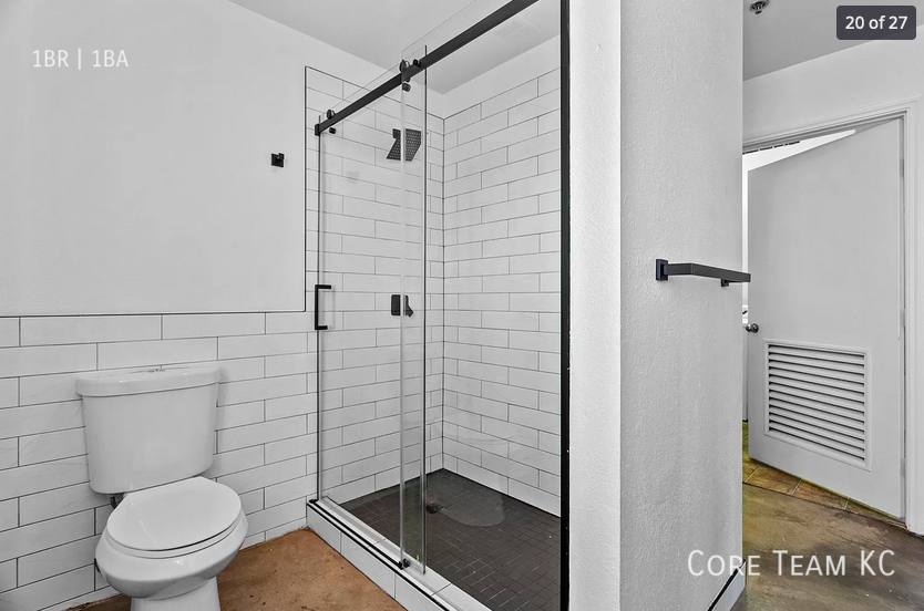 Apartment for rent at 320 W 7th St, Kansas City, MO 64105