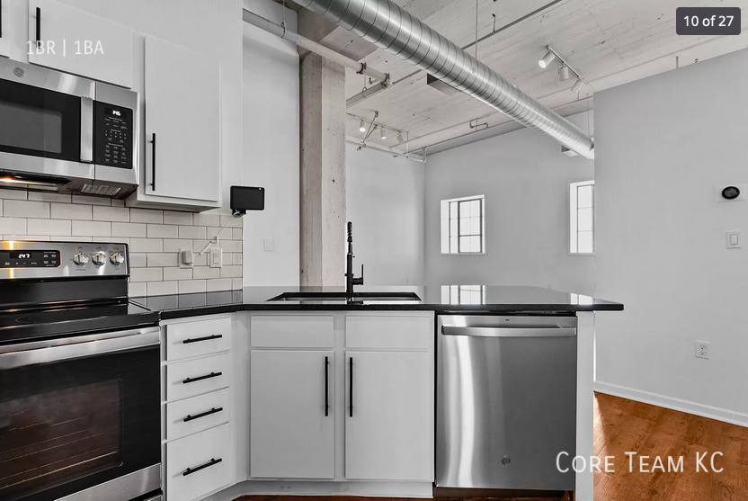 Apartment for rent at 320 W 7th St, Kansas City, MO 64105