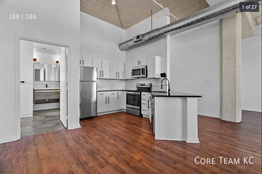 Apartment for rent at 320 W 7th St, Kansas City, MO 64105