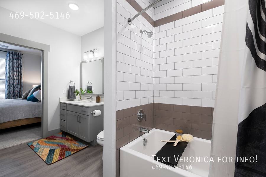 Apartment for rent at 7870 US-290 Highway W, Austin, TX 78736