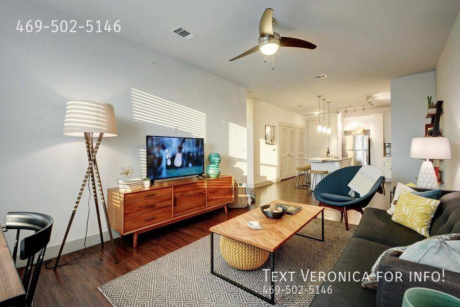 Apartment for rent at 7870 US-290 Highway W, Austin, TX 78736