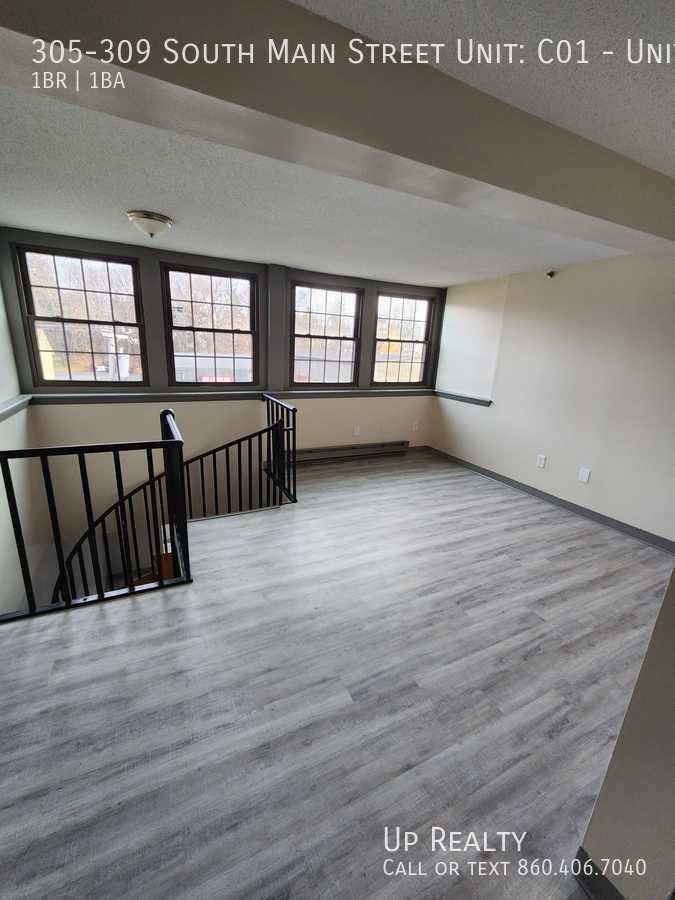 Apartment for rent at 305-309 S Main St, Middletown, CT 06457