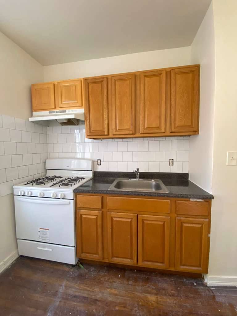 Apartment for rent at 40 Caryl Ave, Yonkers, NY 10705