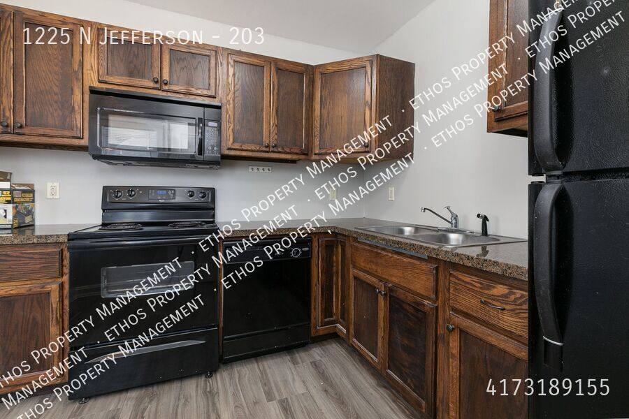 Apartment for rent at 1225 N Jefferson #203, Springfield, MO 65802