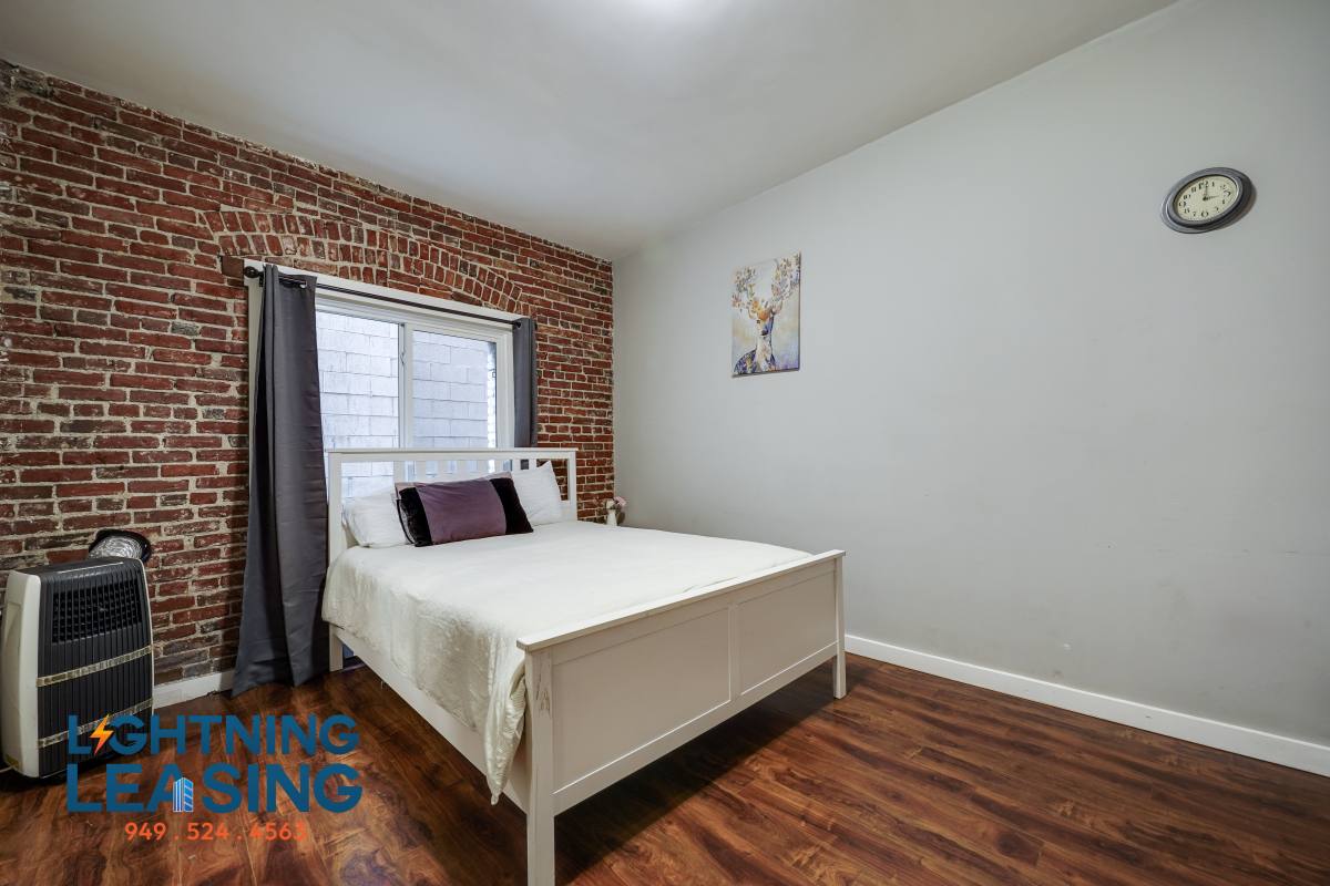 Apartment for rent at 1420 Flower St, Los Angeles, CA 90015
