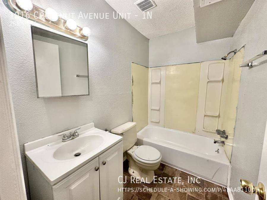Apartment for rent at 1016 Chestnut Ave #1N, Kansas City, MO 64127