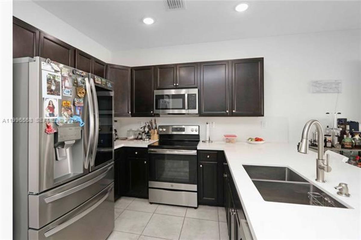 Townhouse for rent at 10628 W 33rd Way, Hialeah, FL 33018