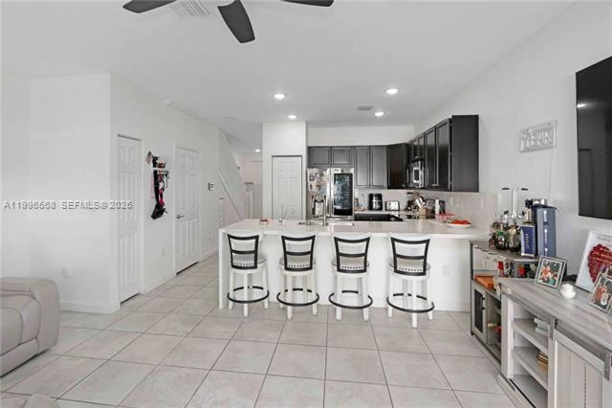 Townhouse for rent at 10628 W 33rd Way, Hialeah, FL 33018