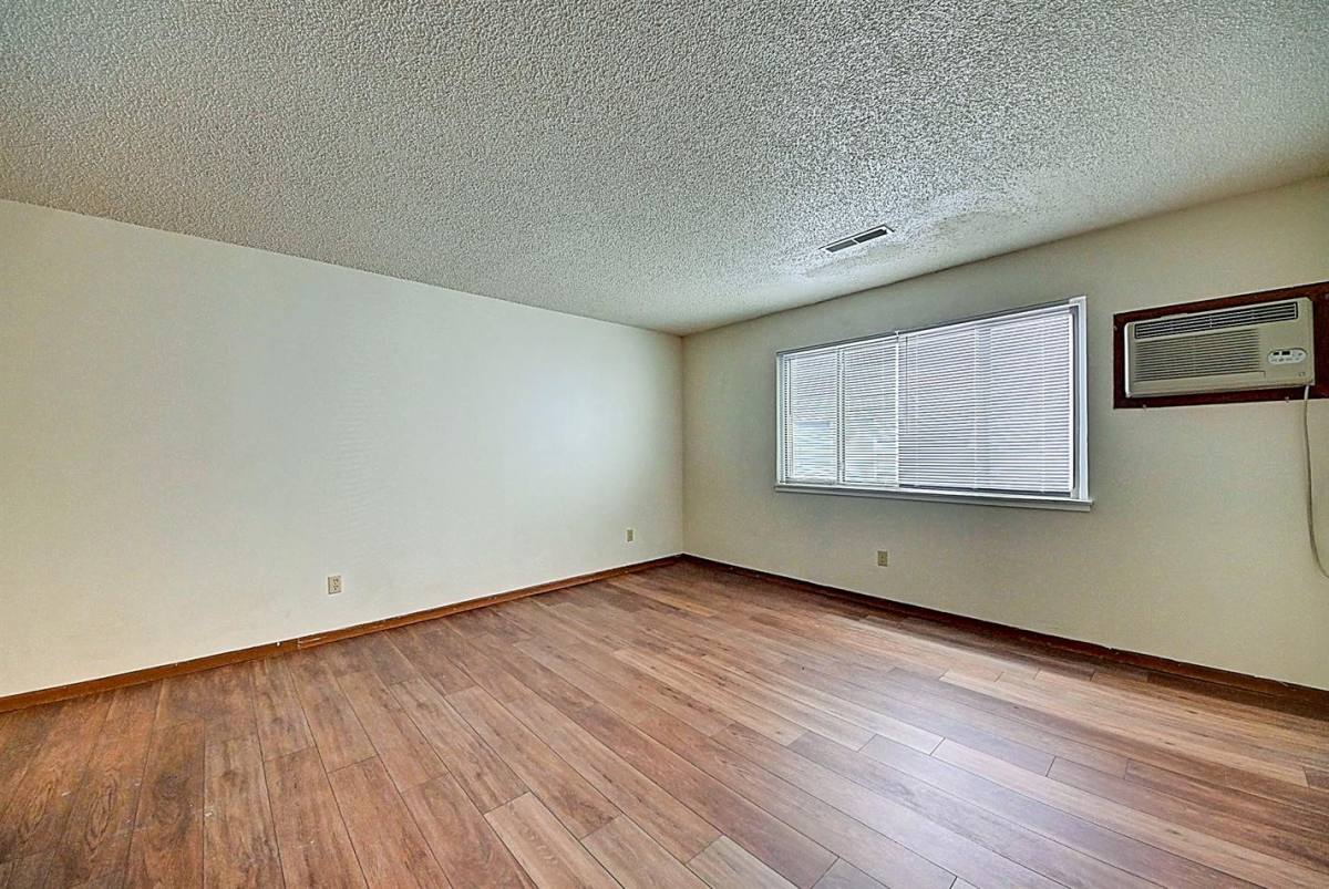 Apartment for rent at 34 Lincoln Ave #12, Iowa City, IA 52245