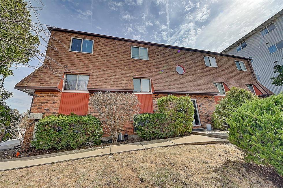 Apartment for rent at 34 Lincoln Ave #12, Iowa City, IA 52245