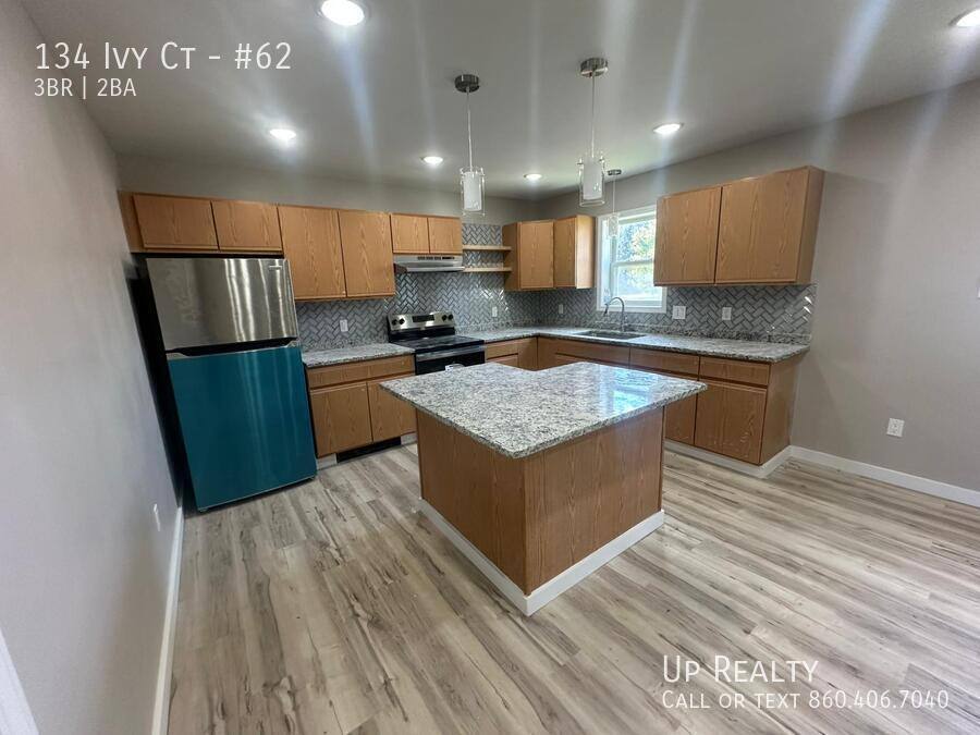 Apartment for rent at 134 Ivy Court #62, Groton, CT 06340