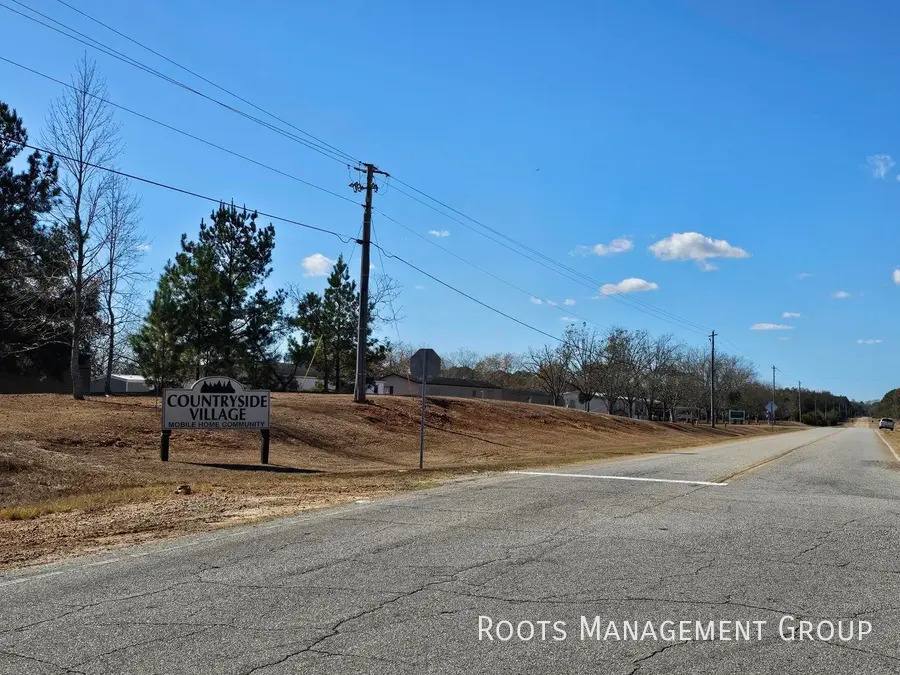 Apartment for rent at 2710 W Oakridge #4, Albany, GA 31721