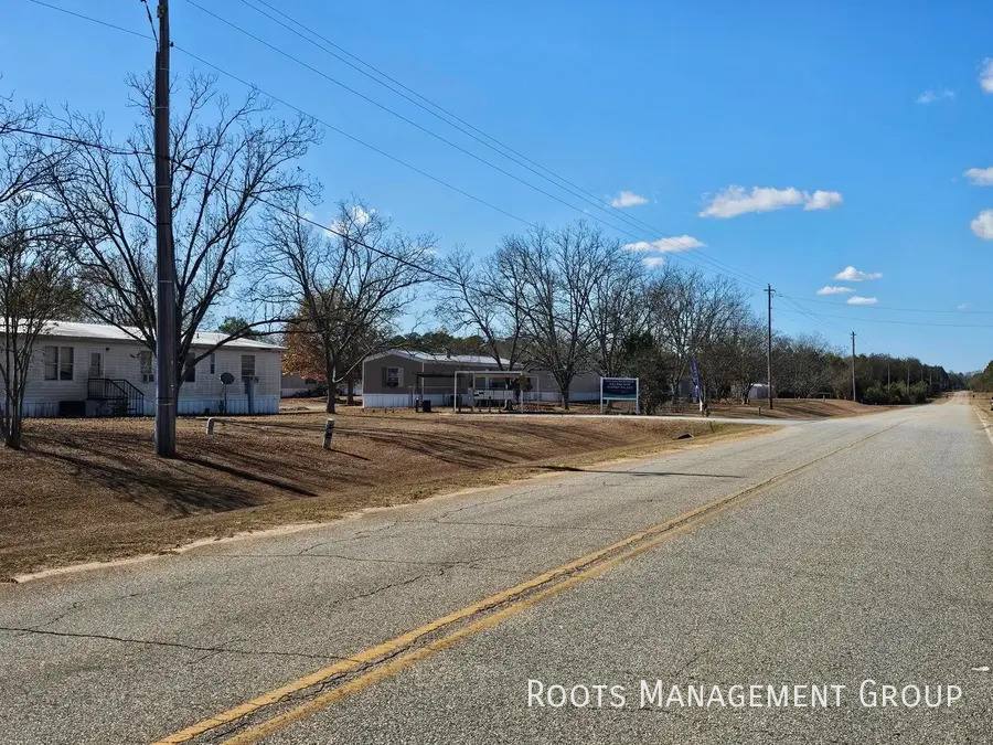 Apartment for rent at 2710 W Oakridge #4, Albany, GA 31721