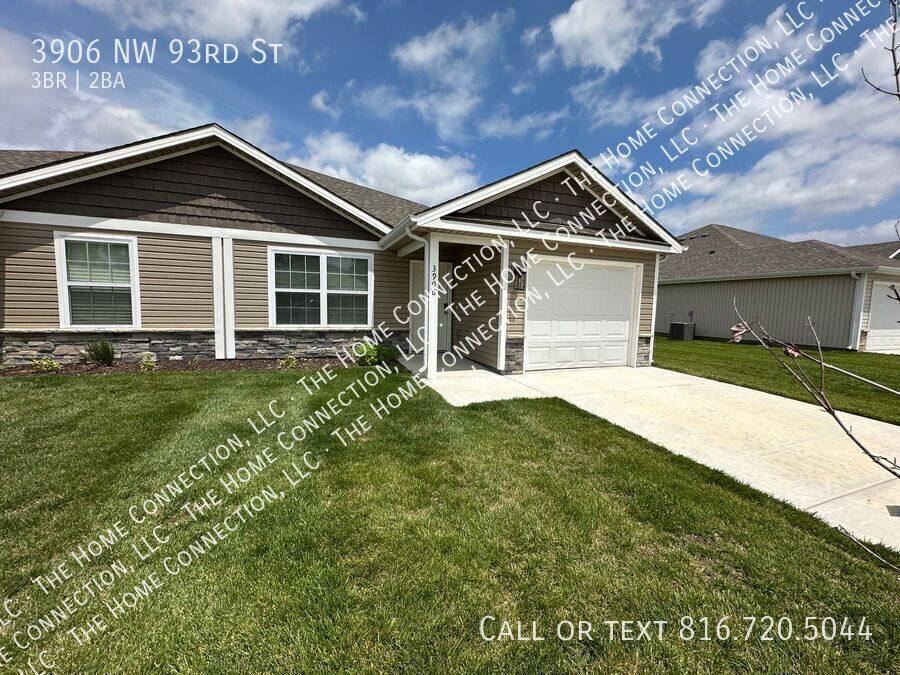 Townhouse for rent at 3906 NW 93rd St, Kansas City, MO 64154