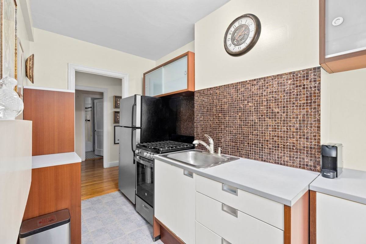 House for rent at 12B Kilsyth Terrace, Brighton, MA 02135
