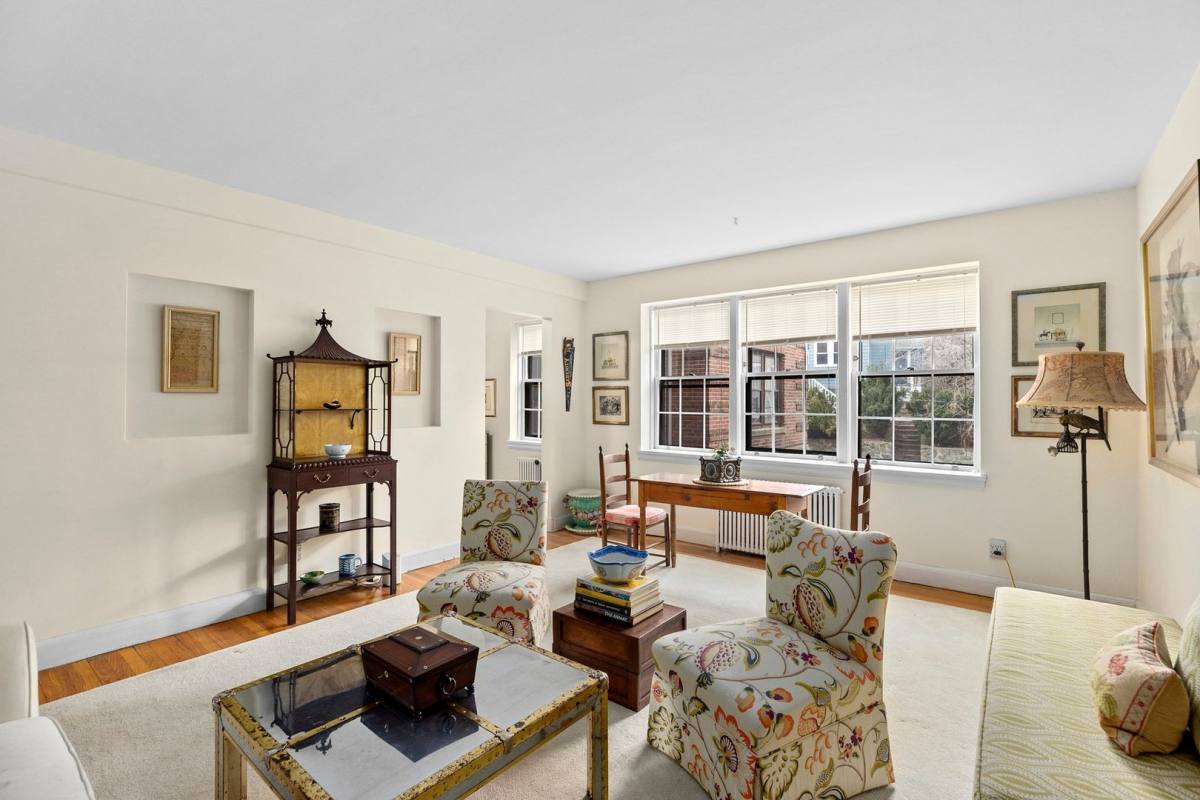 House for rent at 12B Kilsyth Terrace, Brighton, MA 02135