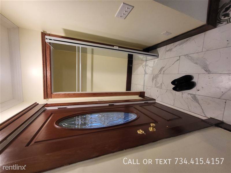 Townhouse for rent at 926 Greenwood Ave, Ann Arbor, MI 48104