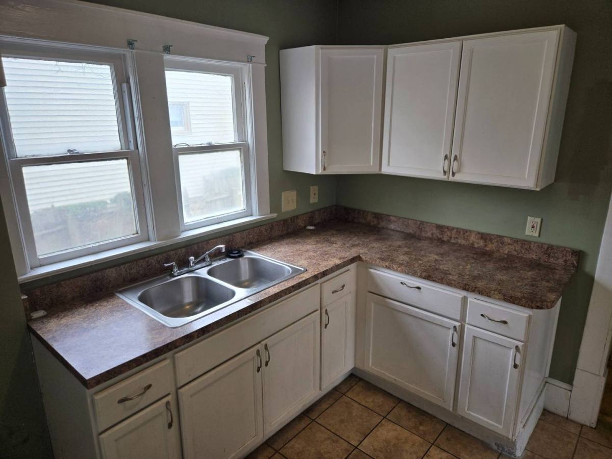 Apartment for rent at 1029 Harpster Ave, Akron, OH 44314