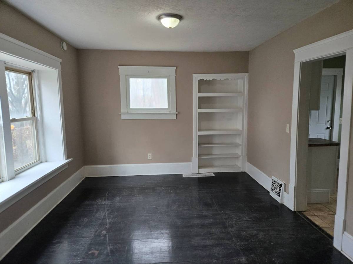 Apartment for rent at 1029 Harpster Ave, Akron, OH 44314