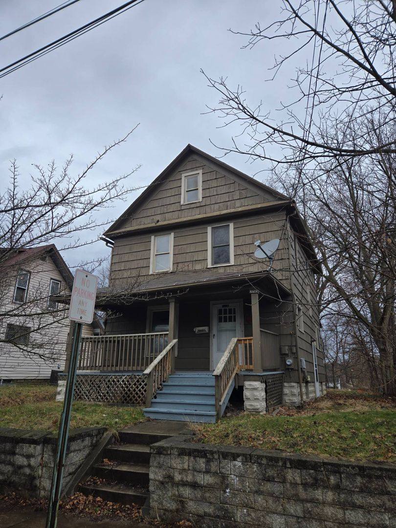 Apartment for rent at 1029 Harpster Ave, Akron, OH 44314