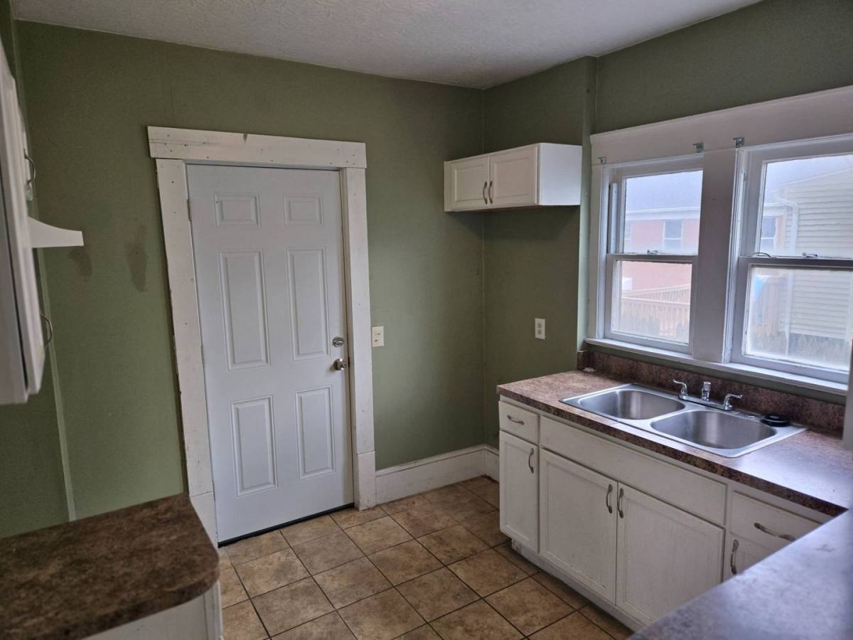 Apartment for rent at 1029 Harpster Ave, Akron, OH 44314
