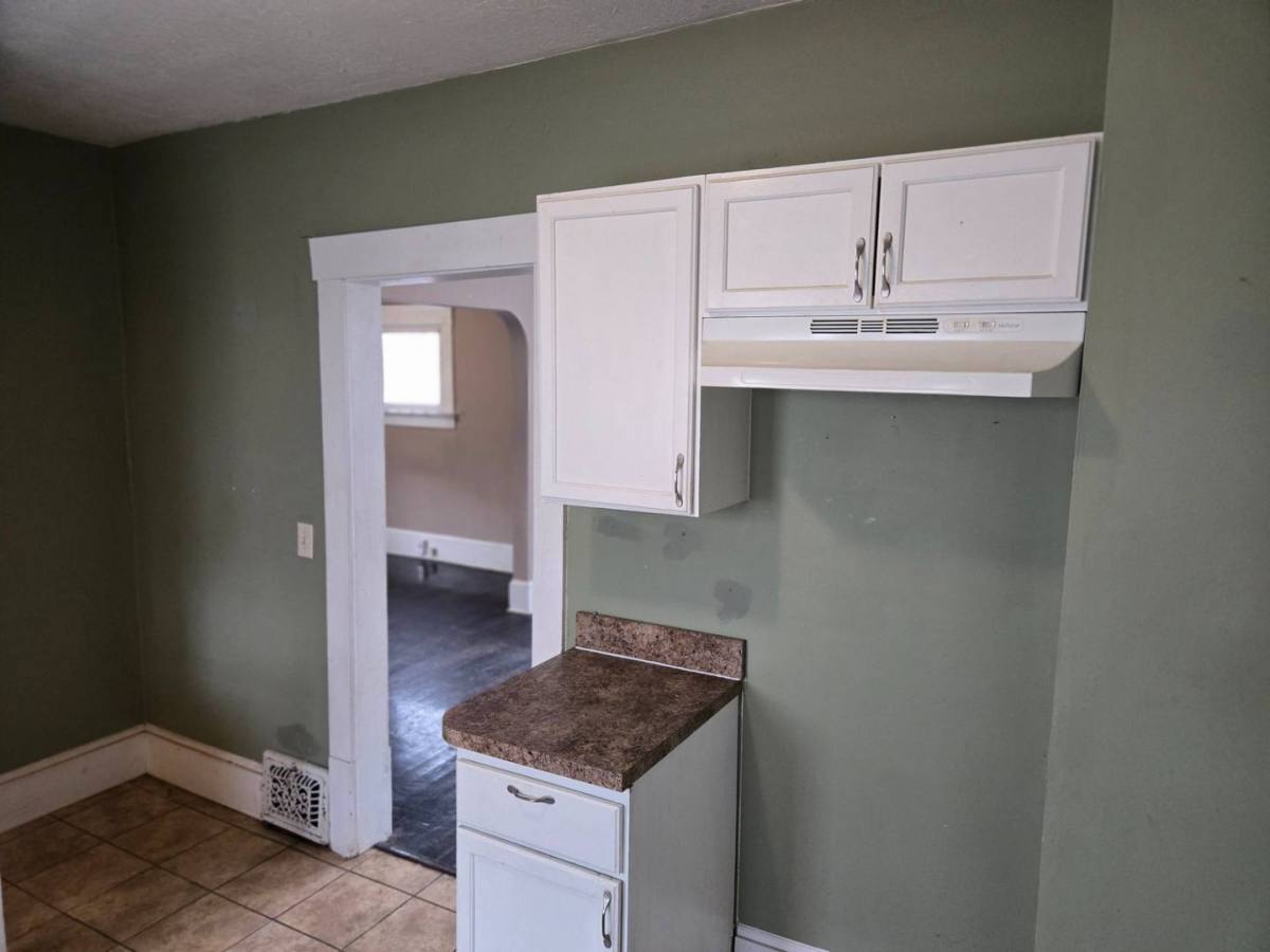 Apartment for rent at 1029 Harpster Ave, Akron, OH 44314