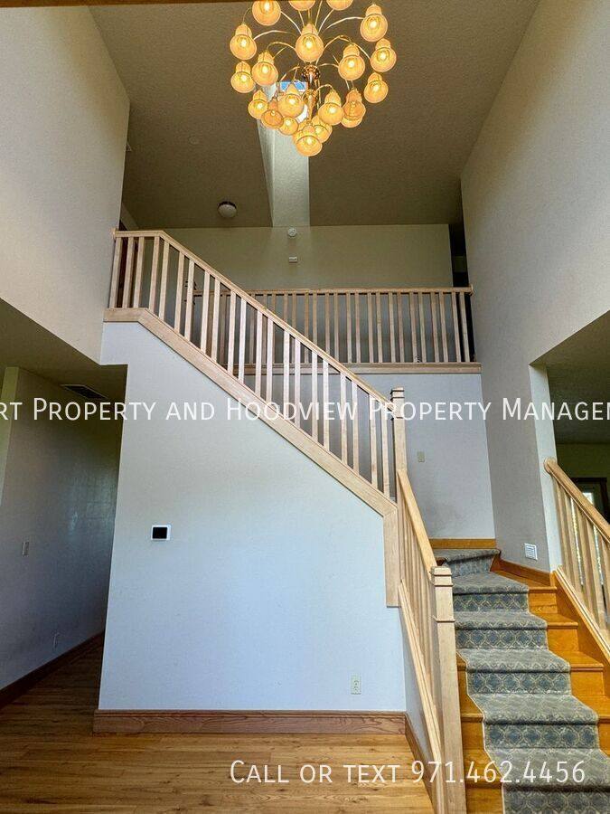 House for rent at 19383 Pine Ave, Sandy, OR 97055