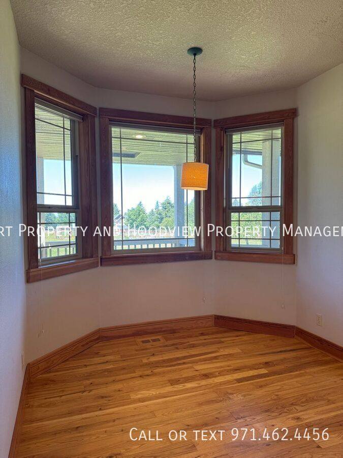 House for rent at 19383 Pine Ave, Sandy, OR 97055