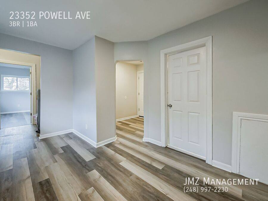 23352 Powell Ave, Hazel Park, MI 48030 - House for Rent - Image 9