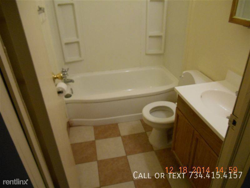 House for rent at 3166 Platt Rd #EAST Renta, Ann Arbor, MI 48108