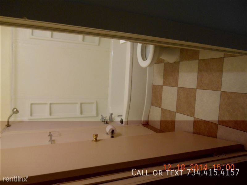 House for rent at 3166 Platt Rd #EAST Renta, Ann Arbor, MI 48108