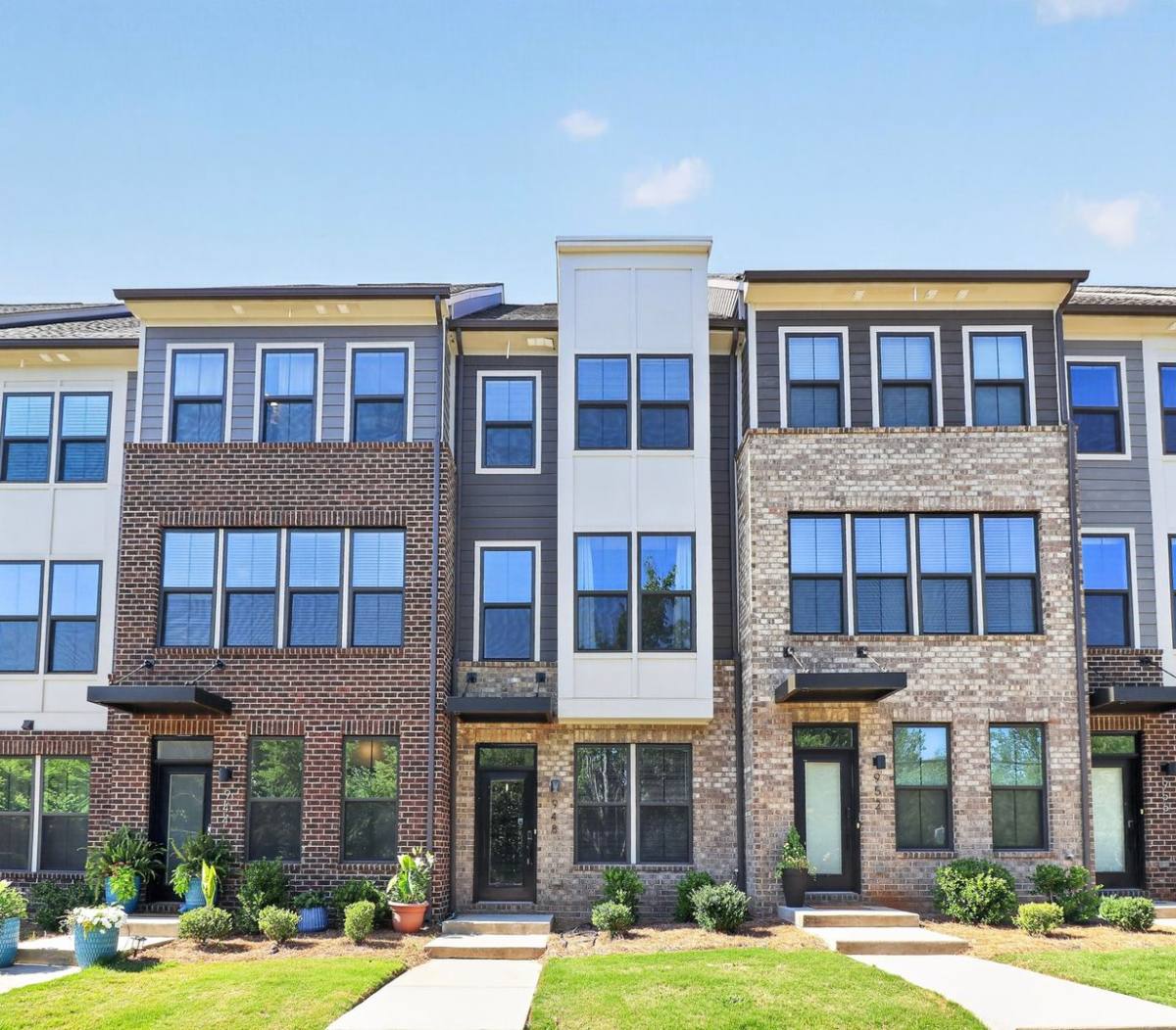 Townhouse for rent at 948 Broad River Lane, Charlotte, NC 28211