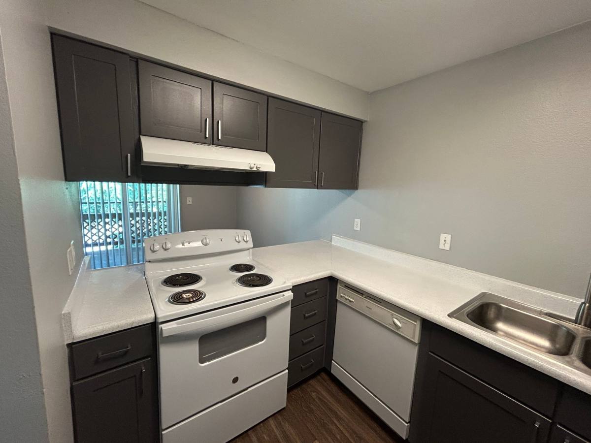 Apartment for rent at 29225 Military Rd S, Federal Way, WA 98003
