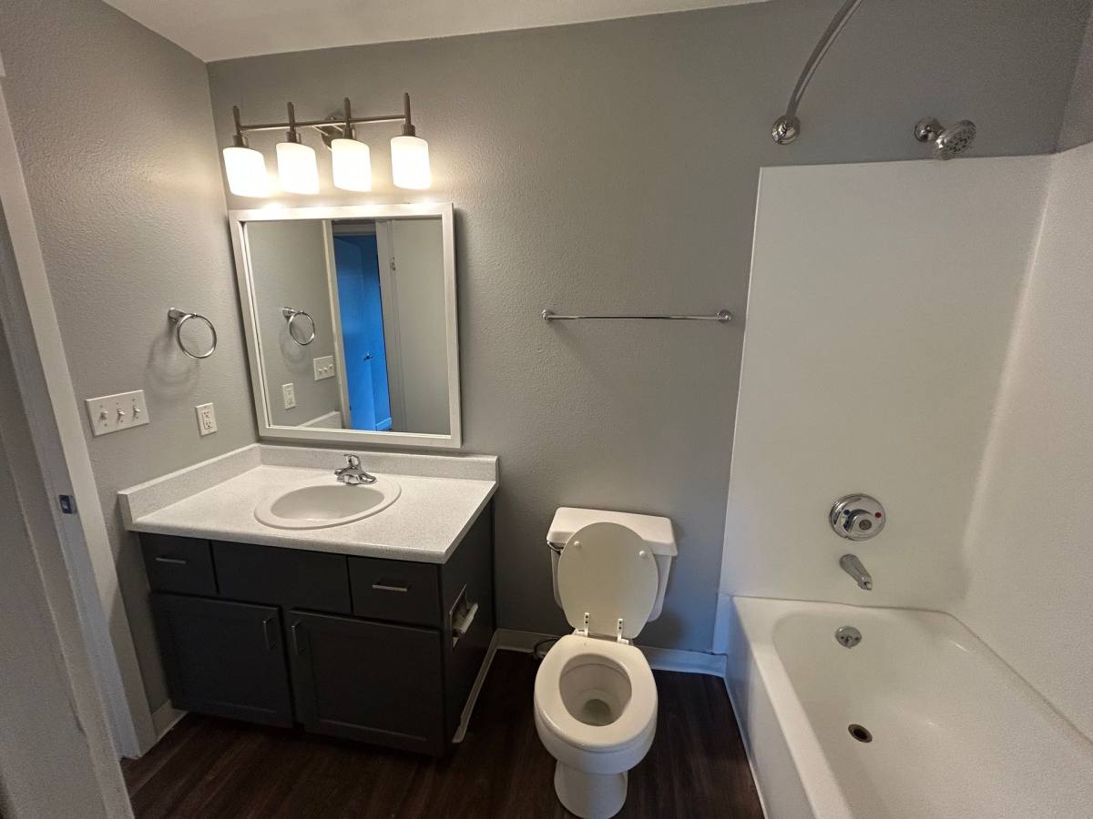 Apartment for rent at 29225 Military Rd S, Federal Way, WA 98003